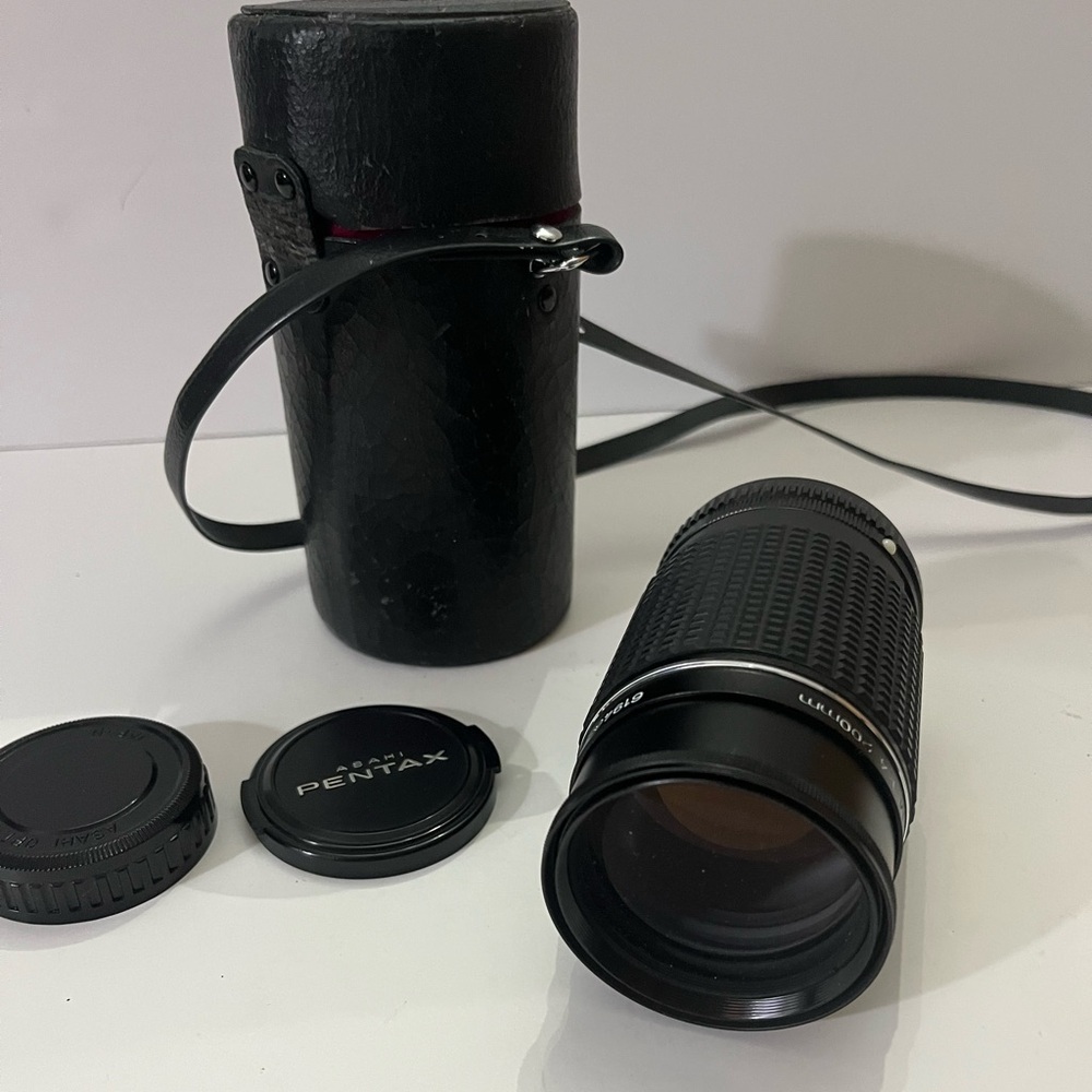 SMC Pentax-M 1:4 200mm Lens for K Mount Film/Digital with Protective Case